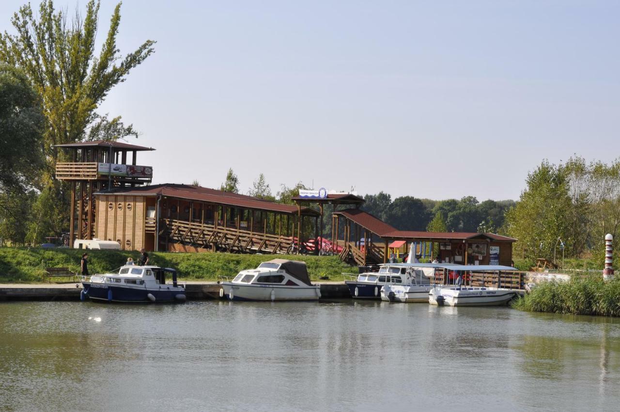 Hotel Sv. Ludmila Скалица Экстерьер фото